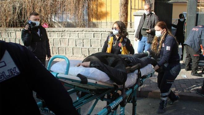 EKİPLER BIÇAKLANAN GENCE ULAŞMAK İÇİN SEFERBER OLDU