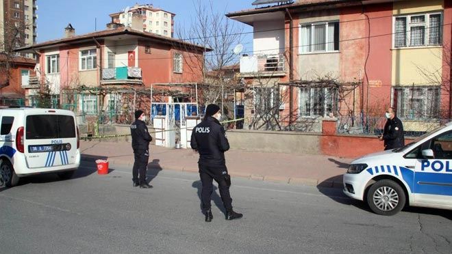 ÖĞRETMEN, TARTIŞTIĞI KOMŞUSUNU KAFASINDAN VURDU