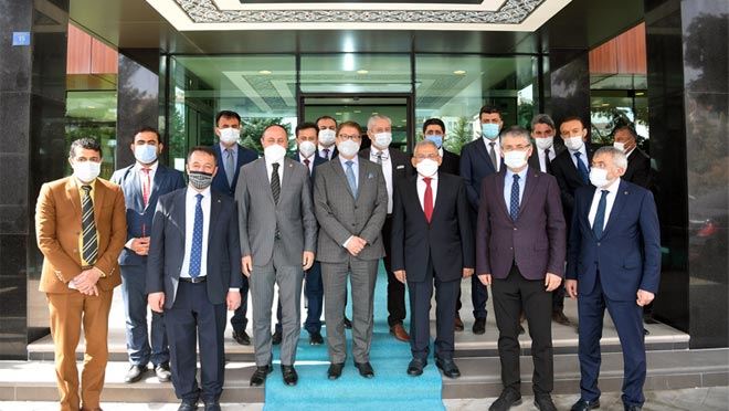 BAŞKAN BÜYÜKKILIÇ, AFGAN BAKAN VE HEYETİNİ AĞIRLADI