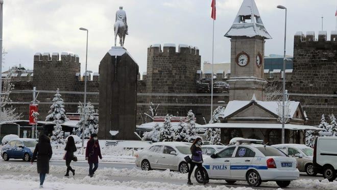 BEYAZ BEREKET YÜZLERİ GÜLDÜRDÜ