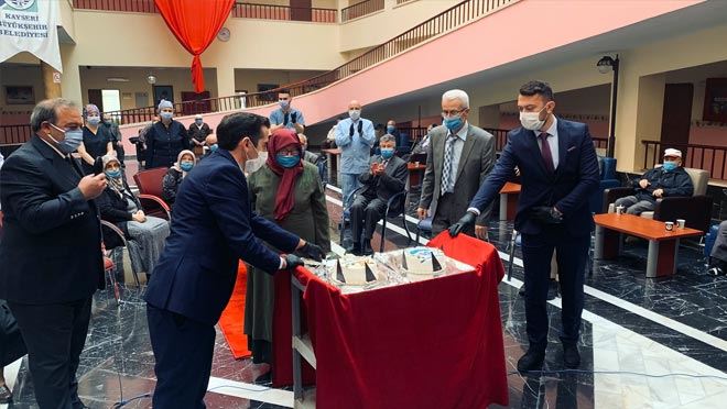 BAŞKAN BÜYÜKKILIÇ’TAN YAŞLILARA SÜRPRİZ