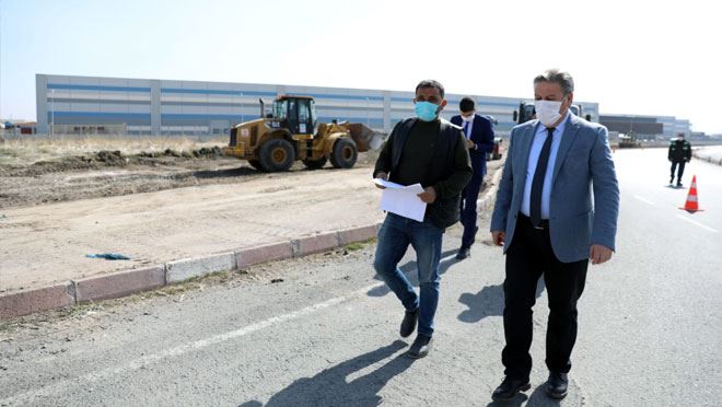 MELİKGAZİ İKİ SANAYİ BÖLGESİ ARASINDAKİ YOLU İMARA UYGUN HALE GETİRİYOR