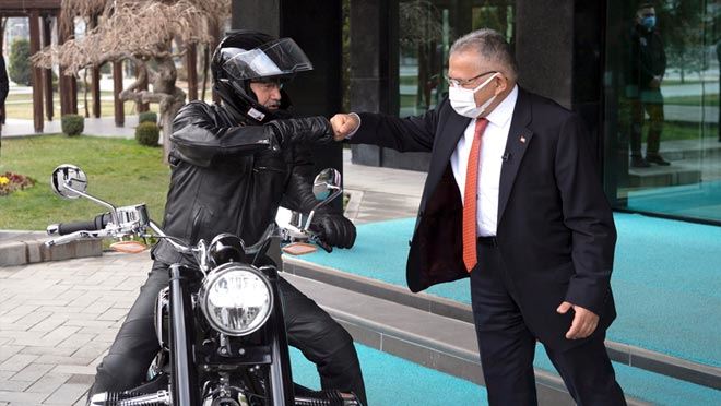 BAŞKAN BÜYÜKKILIÇ DEVLET ESKİ BAKANI TÜZMEN’İ AĞIRLADI