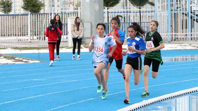 KÜÇÜKLER ATLETİZM FESTİVALİ SONA ERDİ