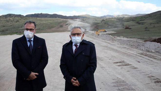 BAŞKAN BÜYÜKKILIÇ’TAN İKİ AYRI YOL ÇALIŞMASINA YAKIN TAKİP