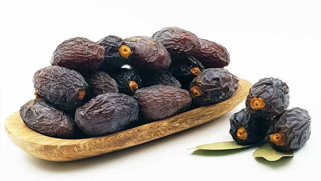 TAM BİR ŞİFA MEYVESİ HURMA