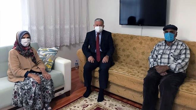 KAYMAKAM DURU’DAN ŞEHİT AİLELERİ’NE BAYRAM ZİYARETİ