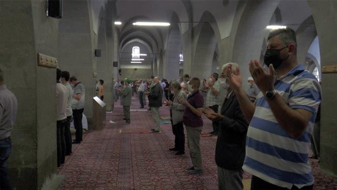 FİLİSTİN HALKI VE YAĞMUR İÇİN ELLERİMİZ SEMAYA AÇILDI