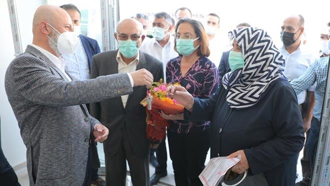 KOCASİNAN’DA 336 AİLEYE ANAHTAR TESLİMİ BÜYÜK YANKI UYANDIRDI