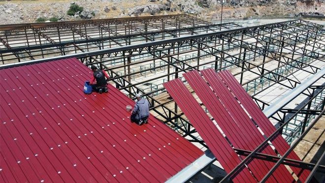 HAYVAN PAZARININ ÜSTÜNÜN KAPANMA ÇALIŞMASI DEVAM EDİYOR