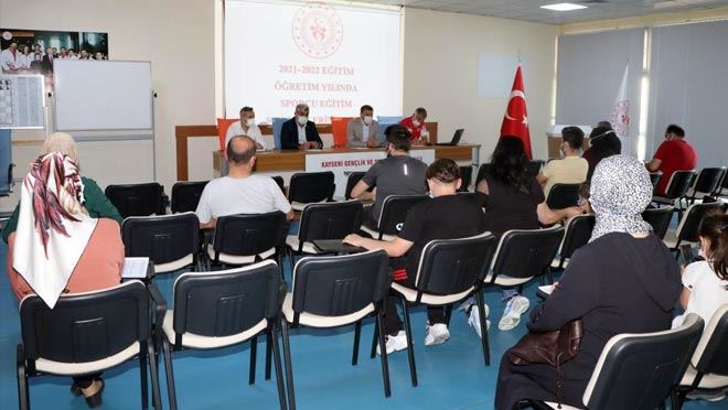 SPORTİF YETENEK TARAMASI DEĞERLENDİRME VE BRANŞLARA YÖNLENDİRME TOPLANTISI YAPILDI
