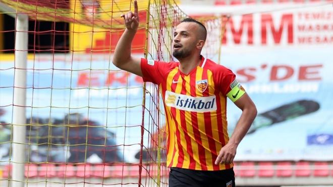 İLHAN’IN YILDIZI ‘PARLAK’