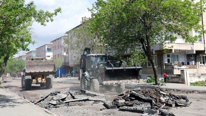 YEŞİLIRMAK CADDESİ YENİLİYOR