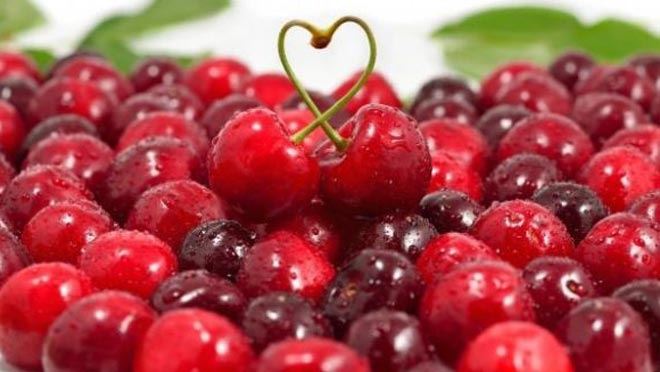 YAZIN GÖZDESİ KİRAZ  TEZGAHLARDA YERİNİ ALDI  