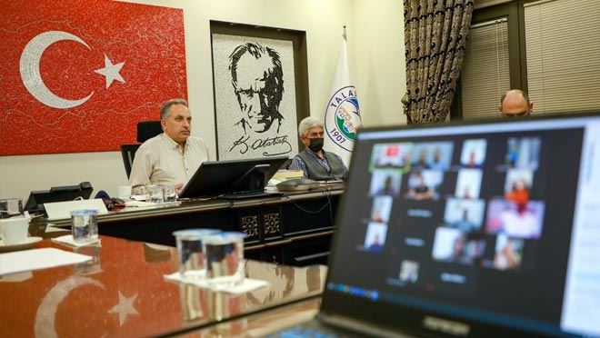 BAŞKAN YALÇIN ‘BAŞKAN MAHALLEMİZDE’ İLE EVLERE KONUK OLDU