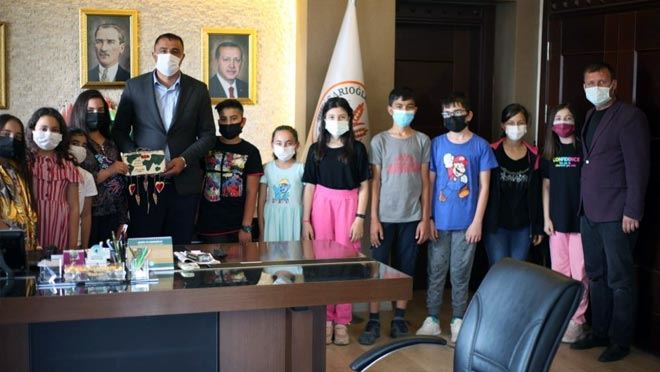 ÇOCUKLAR HÜNERLERİNİ BURADA SERGİLİYOR