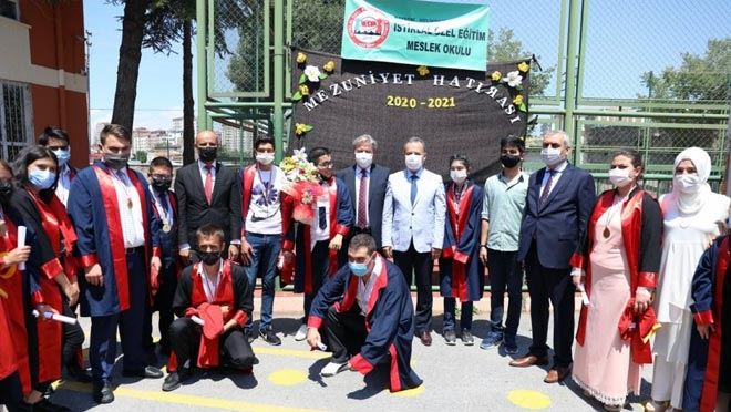 BAŞKAN PALANCIOĞLU ÖZEL ÖĞRENCİLERİN MEZUNİYET TÖRENİNE KATILDI