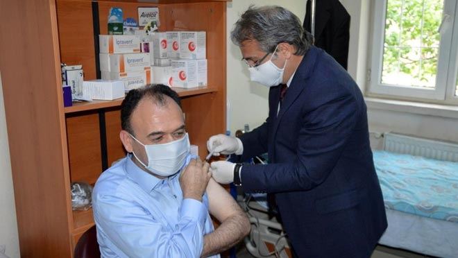 ÇANDIROĞLU KORONAVİRÜSE YAKALANDI