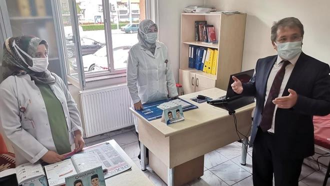 FEDAKAR SAĞLIK ÇALIŞANI AŞI SEFERBERLİĞİ İÇİN EMEKLİ OLMADI