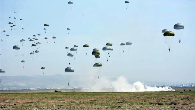KOMANDOLARIN PARAŞÜT KURSU NEFESLERİ KESTİ