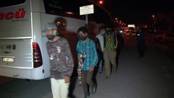 KAÇAK GÖÇMENLERİN OYUNUNU POLİS BOZDU