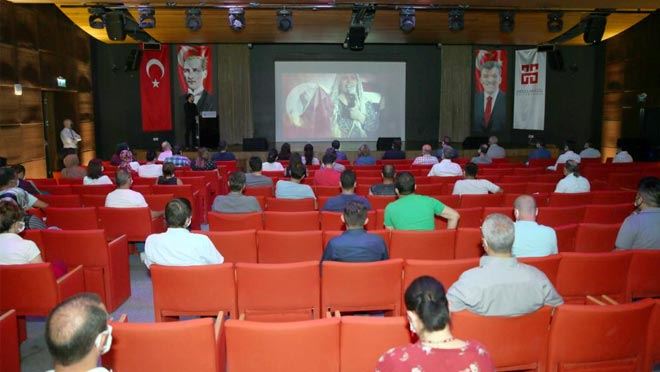 AGÜ’DE 15 TEMMUZ DEMOKRASİ VE MİLLİ BİRLİK GÜNÜ PROGRAMI