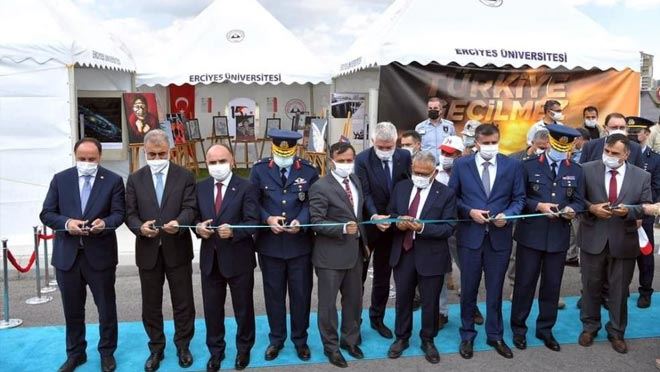 ERÜ’DE 15 TEMMUZ DEMOKRASİ VE MİLLİ BİRLİK GÜNÜ TÖRENİ DÜZENLENDİ