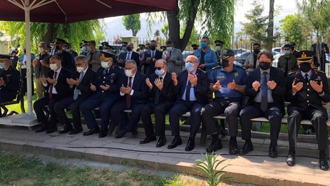 MİLLİ BİRLİK GÜNÜ’NDE ŞEHİTLER TÖRENLE ANILDI