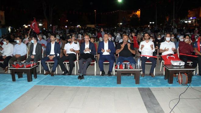 YAHYALI’DA 15 TEMMUZ ŞEHİTLERİ DUALARLA ANILDI