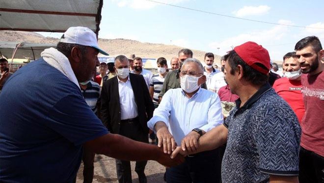 BAŞKAN BÜYÜKKILIÇ KURBAN SATIŞ YERLERİNİ VE KESİM ALANLARINI İNCELEDİ