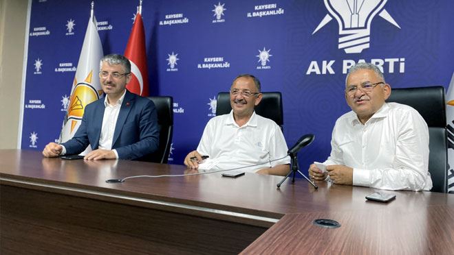 ÖZHASEKİ PARTİLİLER VE VATANDAŞLARLA BAYRAMLAŞTI