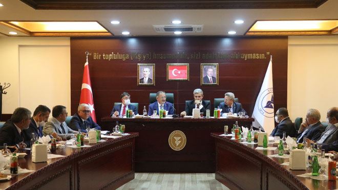 ÖZHASEKİ: “ANADOLU MAZLUMLARIN SIĞINMA COĞRAFYASIDIR”