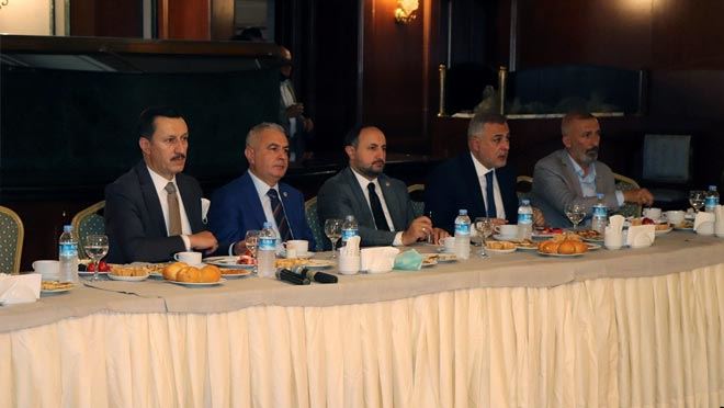 ARICILIKTA YOL HARİTASI İÇİN ‘ARICILIK SEKTÖRÜ’ TOPLANTISI YAPILDI