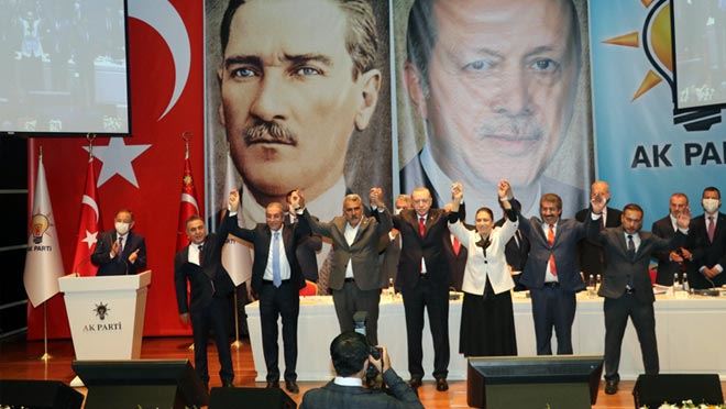 ÖZHASEKİ’NİN GAYRETLERİ İLE İKİ BELEDİYE BAŞKANI DAHA AK PARTİLİ OLDU