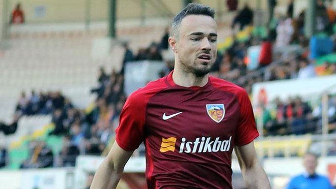 KAYSERİSPOR’DA İKİ İSMİN LİSANSI DONDURULDU