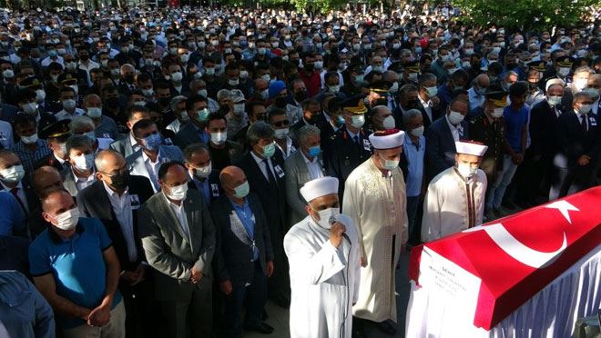 ŞEHİT UZMAN ÇAVUŞ SINIRTEPE DUALARLA HAKK’A UĞURLANDI