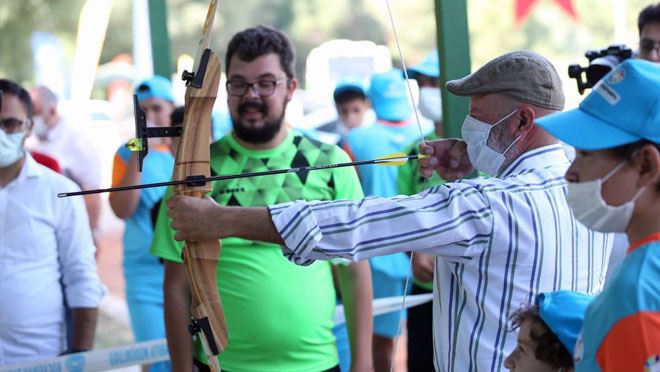 KOCASİNAN’NIN YAZ KURSLARI FİNALİ BAŞKAN ÇOLAKBAYRAKDAR İLE YAPILDI