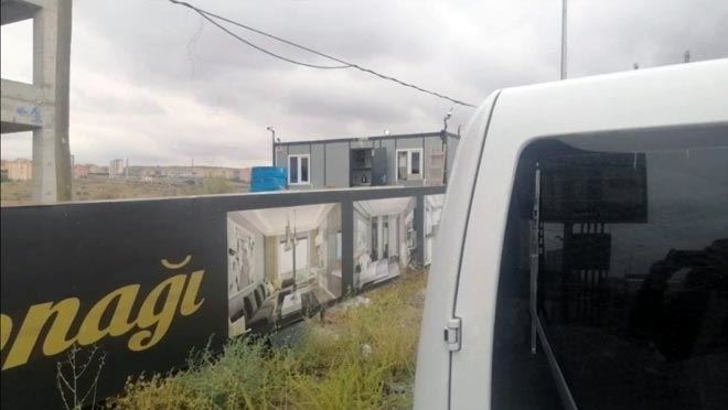 BEKÇİ, İNŞAAT KULÜBESİNDE ÖLÜ BULUNDU