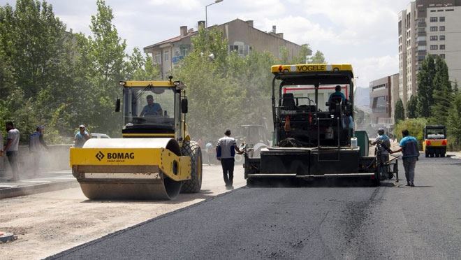 ÇİMENLİ CADDESİ’NE SON KAT ASFALT ATILDI
