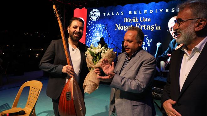 TALAS’TA ‘BOZKIRIN TEZENESİ’ ANISINA İSMAİL ALTUNSARAY KONSERİ