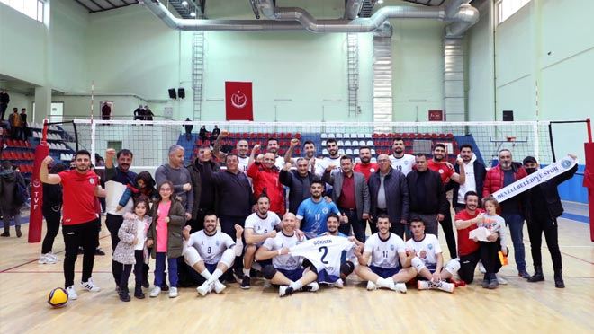 Develi Belediye, şampiyonluğa ilerliyor