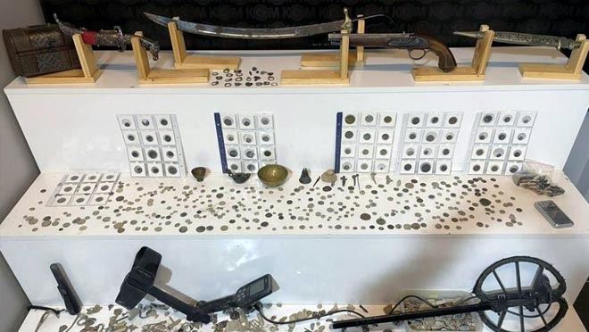 Operasyonda tarihi eser fışkırdı