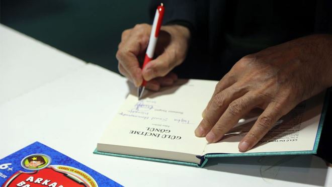 Yazarlardan kitap fuarına övgü