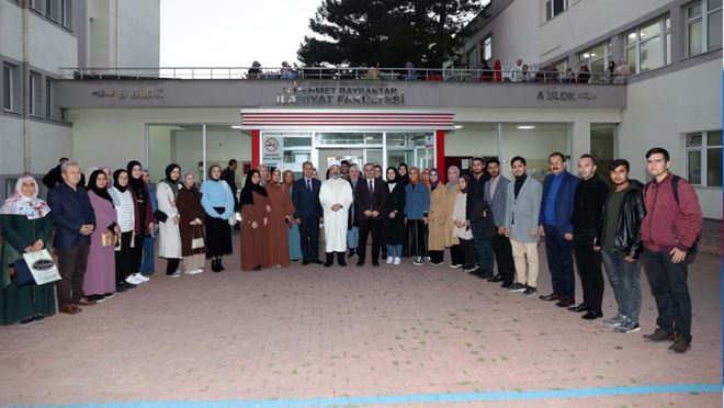 Erbaş ERÜ öğrencilerle bir araya geldi