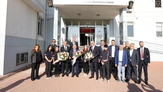 Başkan Büyükkılıç, haftaya gençlerle birlikte başladı