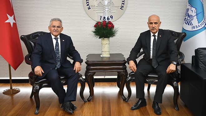 Bakanlık Ve Büyükşehir’den Tarım Ve Hayvancılığa Destek. Koyun Ve Tohumluk Buğday Dağıtıldı.