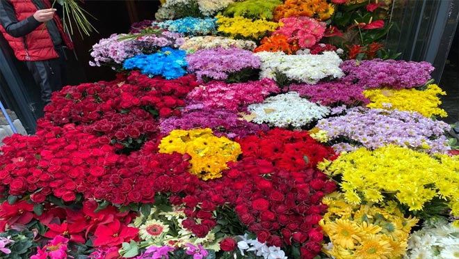  Çiçekçiler’de ‘Öğretmenler Günü’ yoğunluğu