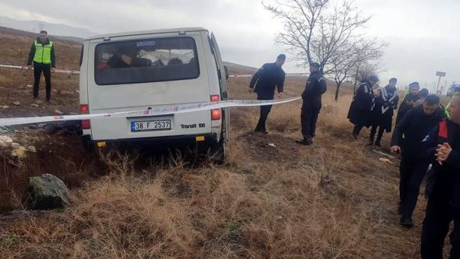 Midibüs takla attı: 1 ölü 1 yaralı