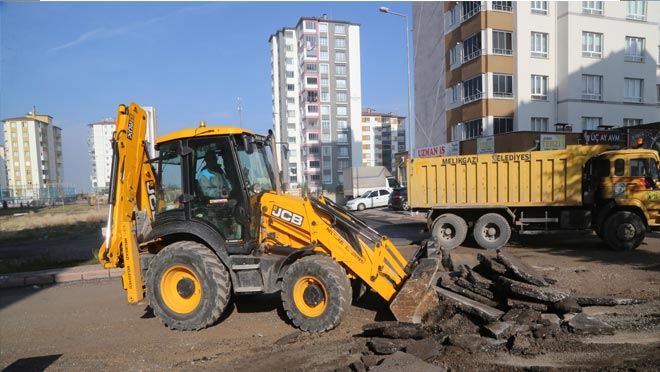 Melikgazi’de asfalt çalışmaları hız kesmiyor