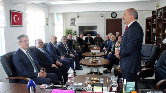 AK Kurmaylar ilçeleri ziyaret etti